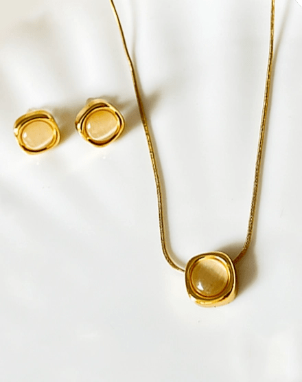 Golden Aura Beige Cabochon Stone Jewelry Set - Silks & Jewels