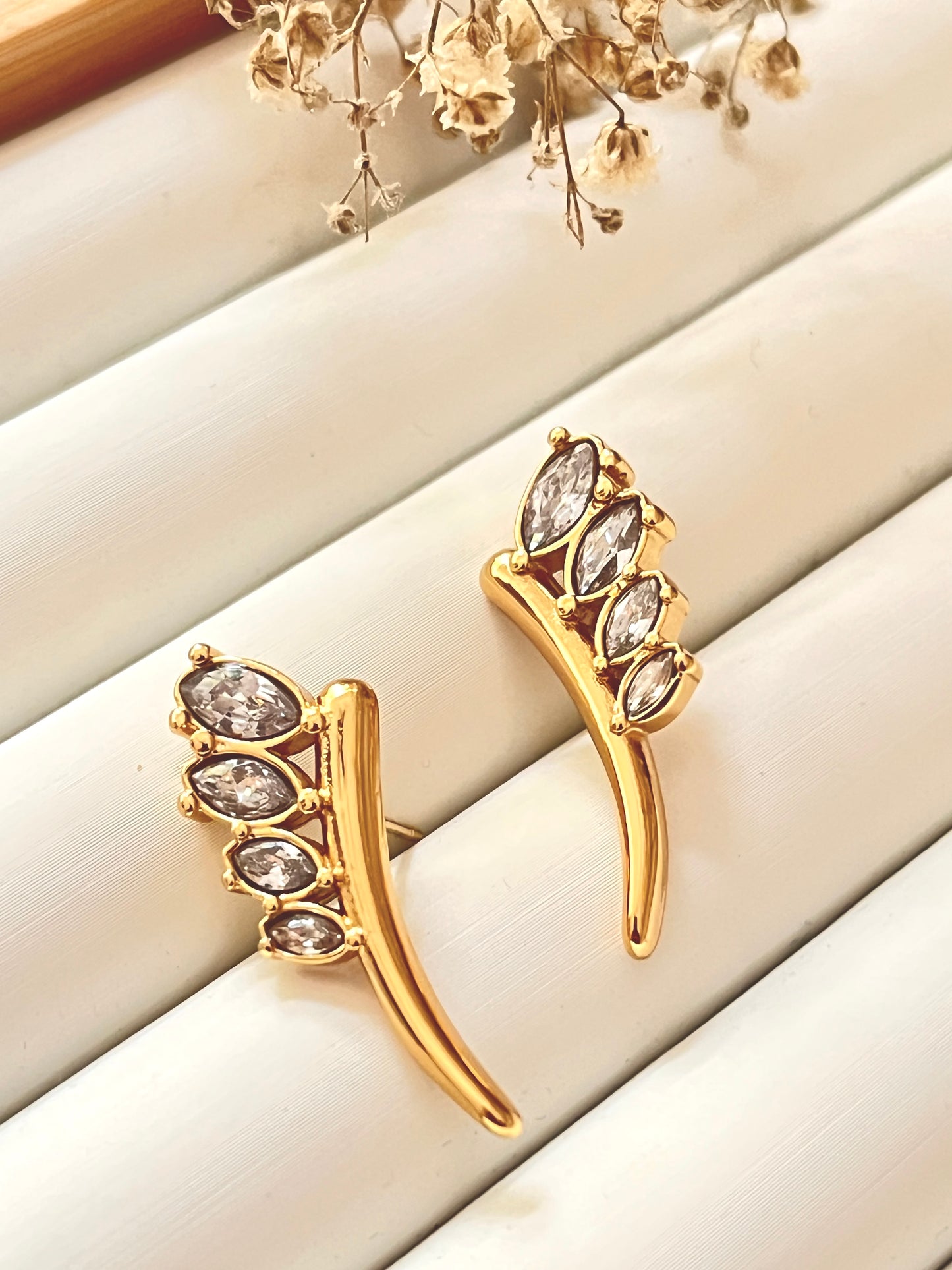 Leaf whisper Earrings