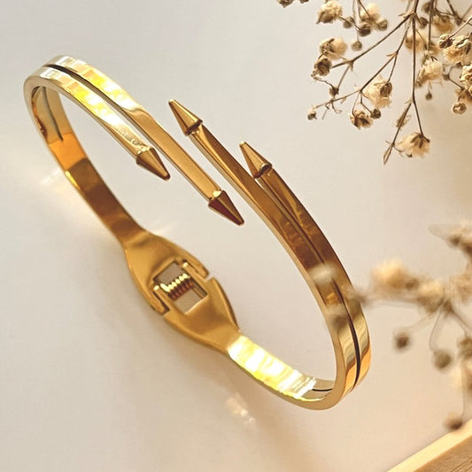 Artemis Arrow Cuff - Silks & Jewels
