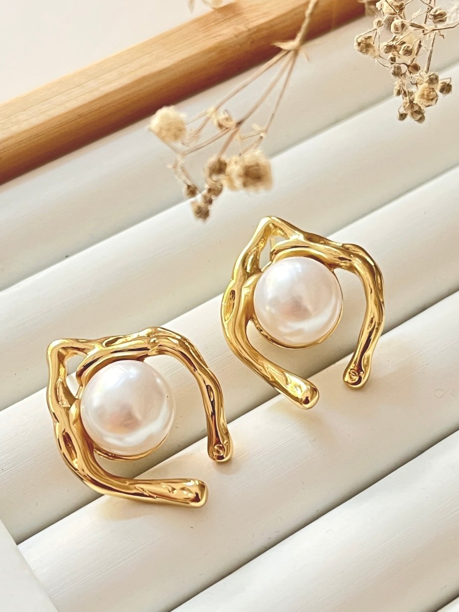 Belle Pearl Curves Earrings - Silks & Jewels