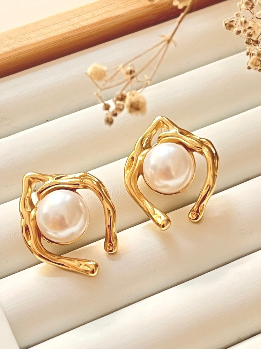 Belle Pearl Curves Earrings - Silks & Jewels