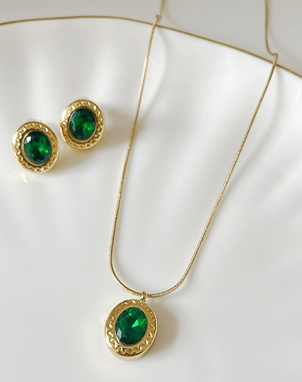Classic Green Oval Solitaire Stone Gold Plated Necklace Set - Silks & Jewels
