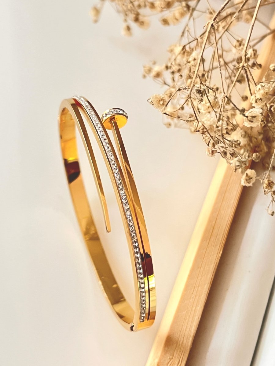 Classic nail bracelet - Silks & Jewels