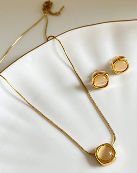 Golden Aura Beige Cabochon Stone Jewelry Set - Silks & Jewels